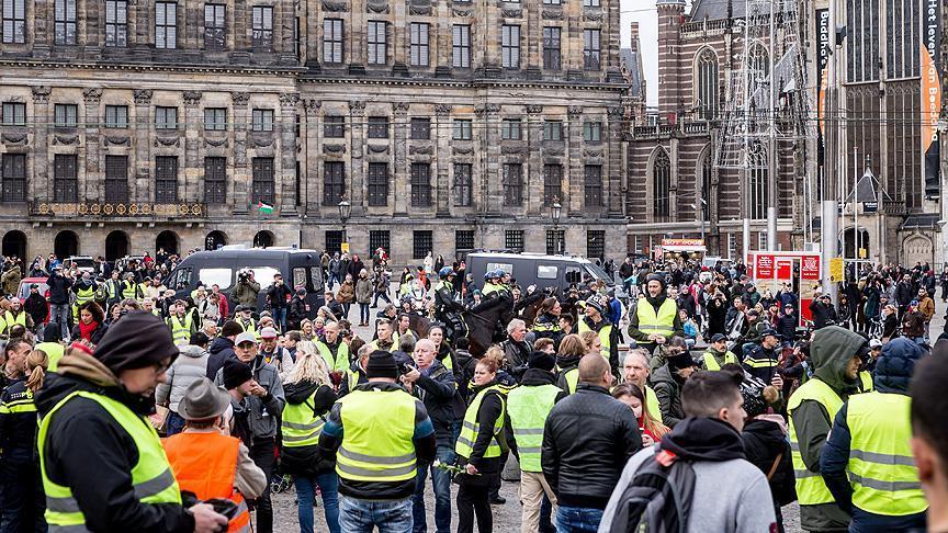 هولندا.. مظاهرات لـ"السترات الصفراء" في العديد من المدن