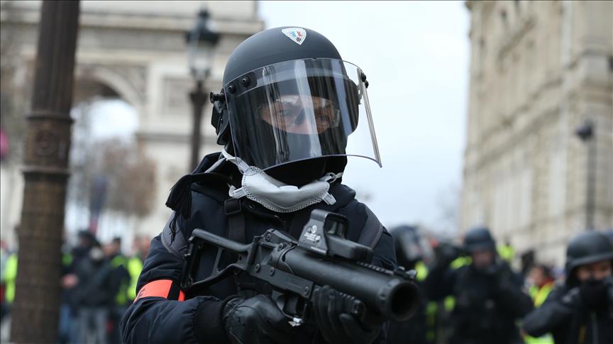 France/Gilets Jaunes: 1385 interpellations et 118 blessés