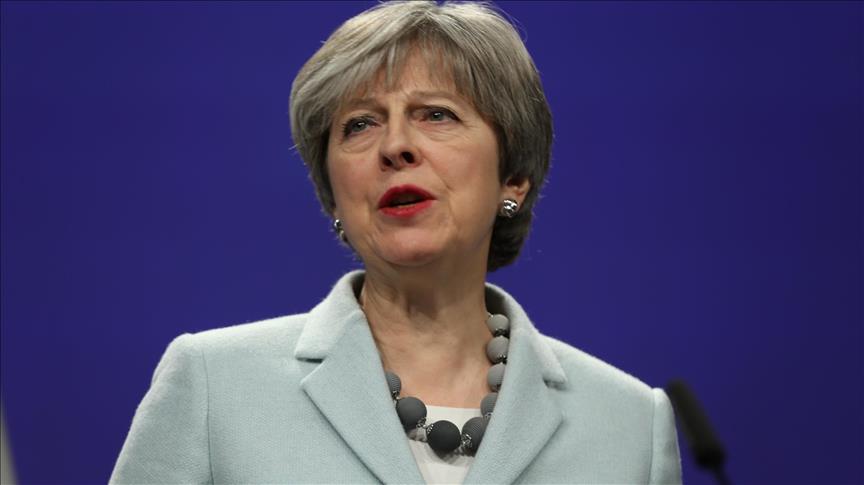 Theresa May pospondría la votación del acuerdo brexit 