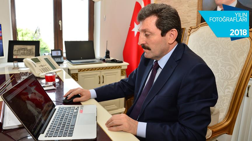 Vali Tavlı AA'nın 'Yılın Fotoğrafları' oylamasına katıldı