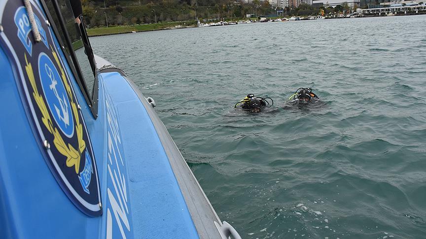 Kurbağa adamlara Karadeniz'de zorlu eğitim