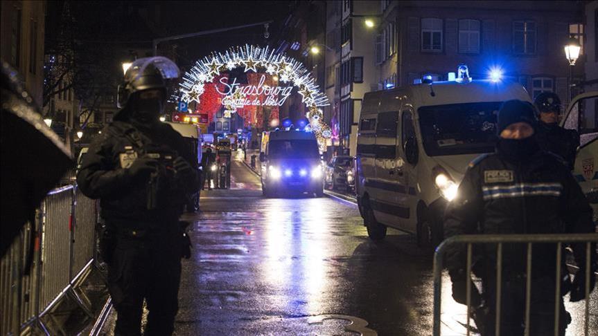 Франција: Во пукотници близу Божиќен пазар загинаа 4 лица