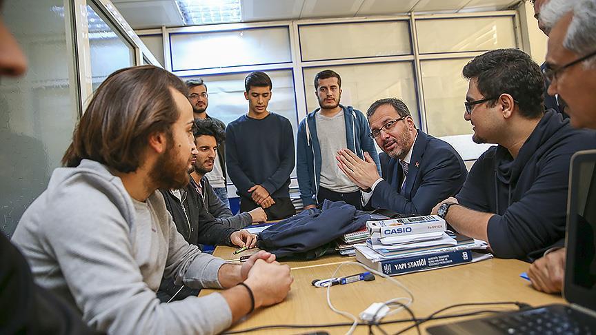 Bakan Kasapoglu Ndan Ogrencilere Surpriz Ziyaret