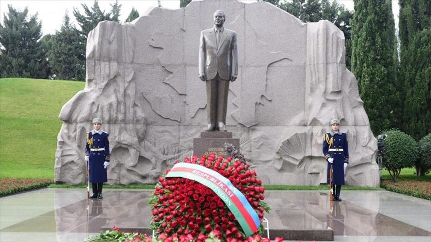 В Азербайджане чтут память Гейдара Алиева