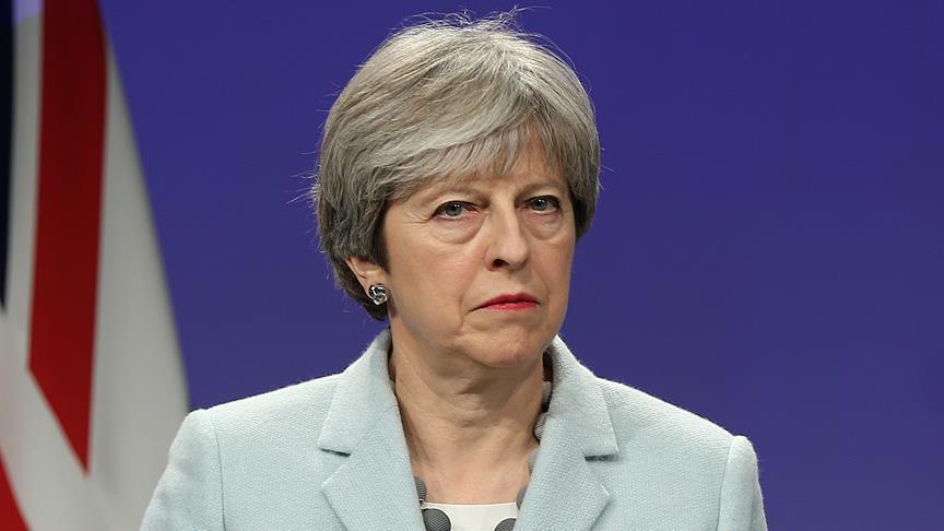 UK prime minister survives no-confidence vote