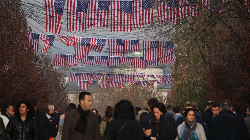 Pred skupštinsko glasanje o vojsci Kosova: Američke zastave u Prištini