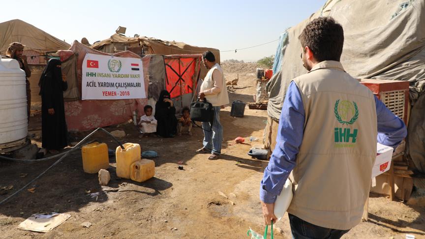 İHH'nın gıda yardımları Yemen'de dağıtılıyor