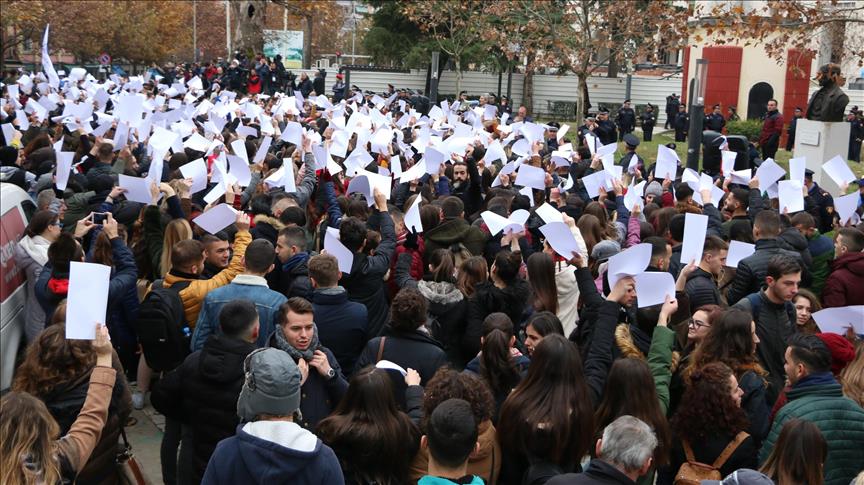Në Shqipëri vazhdon protesta e studentëve, Rama thirrje për dialog
