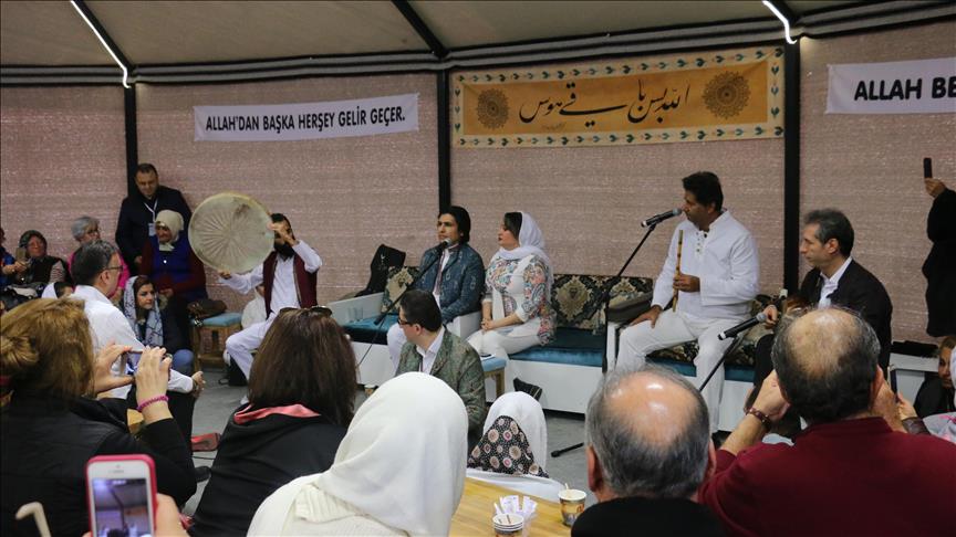 Mevlana vefatının 745. yılında törenlerle anılıyor