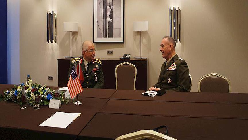 Главы Генштабов Турции и США обсудили Сирию