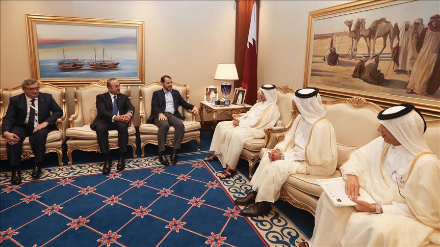 Mevlut Cavusoglu rencontre les responsables qataris à Doha 