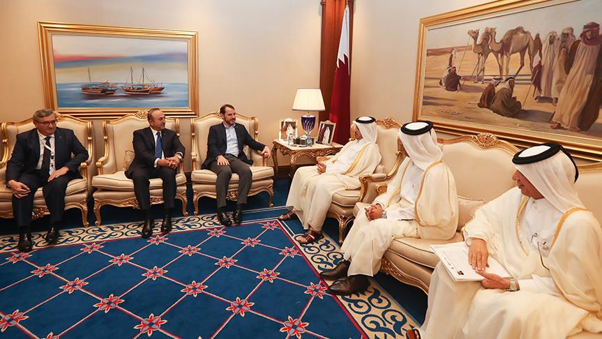 دیدار وزیر خارجه ترکیه با نخست‌وزیر قطر در دوحه