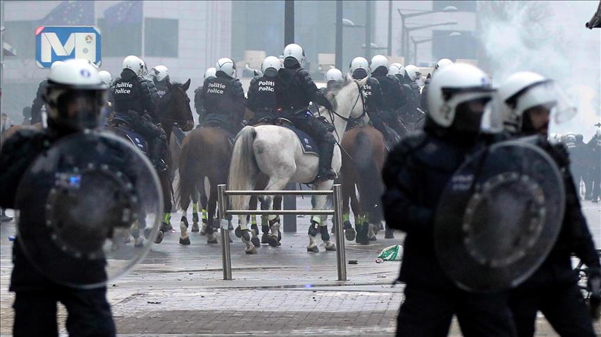 پلیس بلژیک 90 معترض به پیمان مهاجرتی را بازداشت کرد