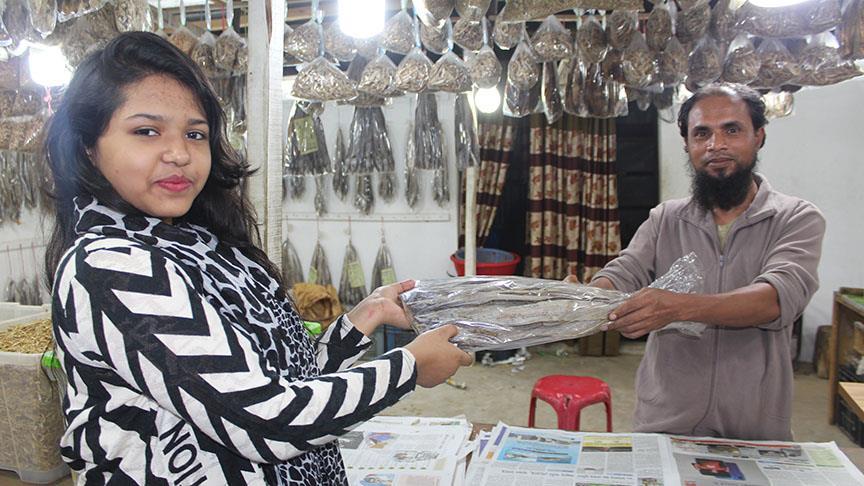 Kurutulmuş balıkla geçimlerini sağlıyorlar