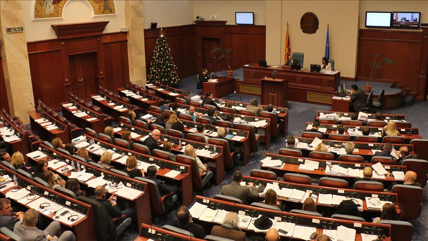 Maqedoni, miratohet ligji për amnisti për dhunën e 27 prillit në Kuvend