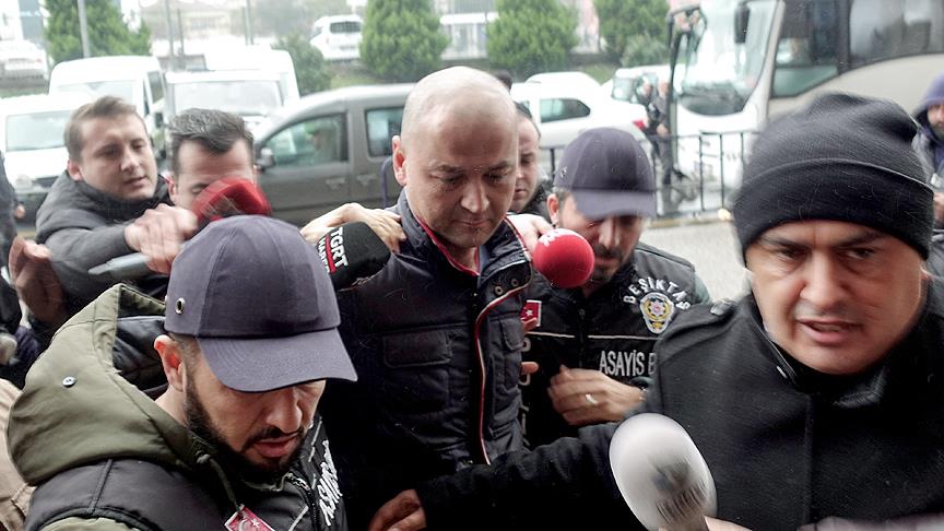 Papağana şiddet uygulayan yarışmacıya para cezası