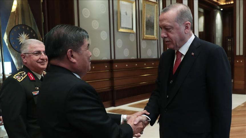 Turquie: Le président Erdogan reçoit le ministre malaisien de la Défense