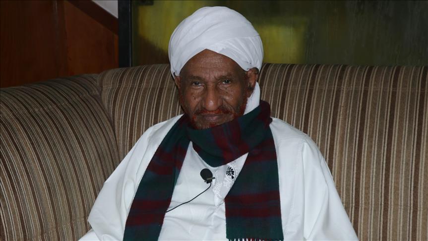 Sudanlı muhalif lider Mehdi 10 ay sonra ülkesine döndü