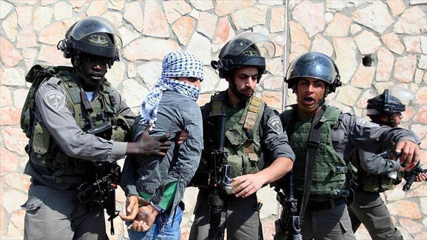 Israel arrests 34 Palestinians in West Bank raids