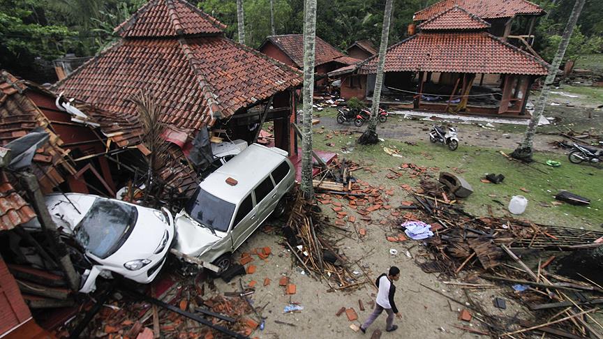 Endonezya'daki tsunamide ölü sayısı 222'ye yükseldi