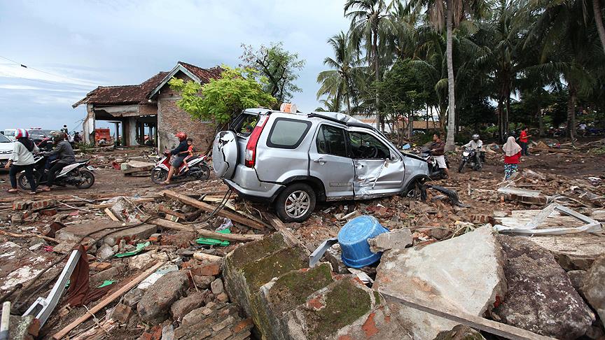 Endonezya'daki tsunamide Ã¶lÃ¼ sayÄ±sÄ± 400'e yaklaÅtÄ±