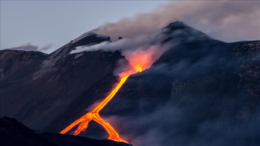 Terremoto causado por erupción del volcán Etna dejó 10 heridos