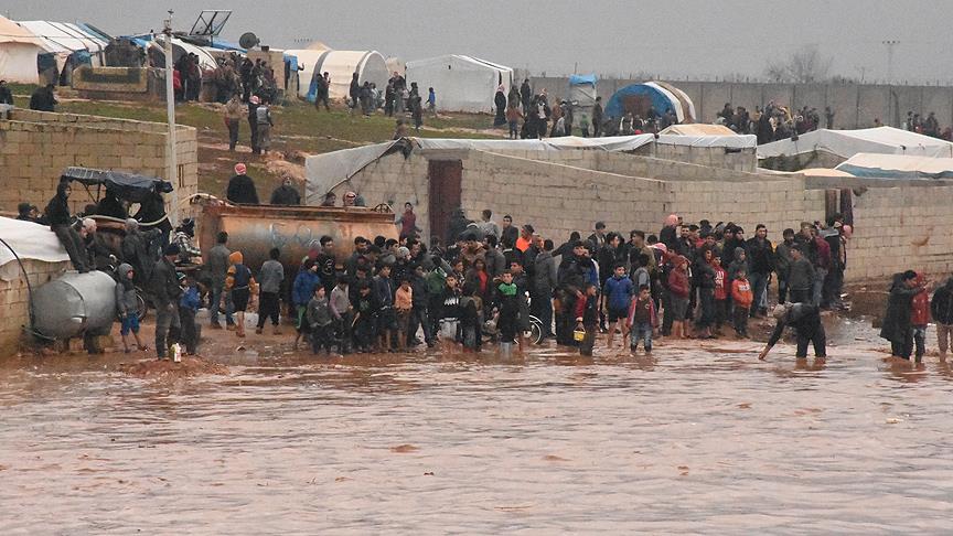Türkiye'den İdlib'deki sel felaketi mağdurlarına yardım eli