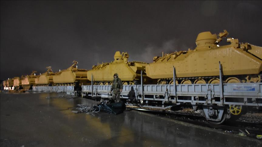 وصول مزيد من التعزيزات العسكرية التركية إلى الحدود مع سوريا