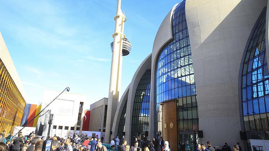 Almanya İslam Konseyi Başkanı Kesici: Yukarıdan adapte edilen kimlik tutmaz