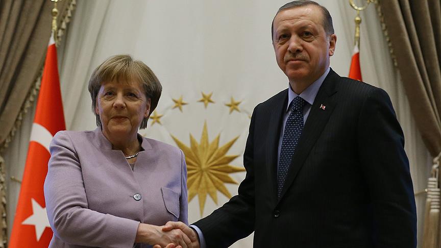 Cumhurbaşkanı Erdoğan ile Merkel telefonda görüştü