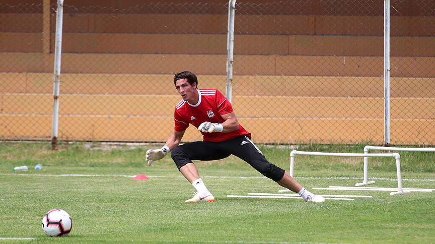 Sivasspor'da Uruguaylı kaleci Rochet formayı unuttu
