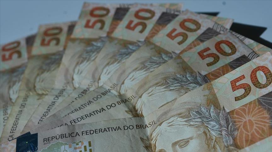 Primer decreto de Bolsonaro aumentó 4,61% el salario mínimo en Brasil