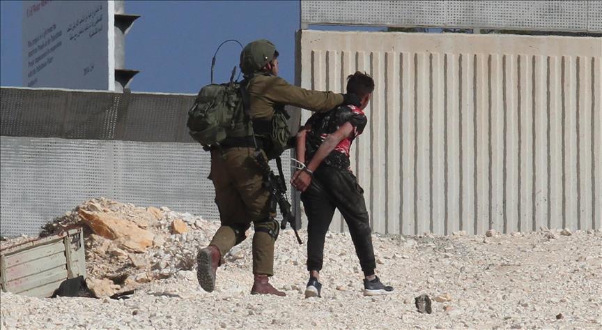  İsrail güçleri Batı Şeria'da 15 Filistinliyi gözaltına aldı