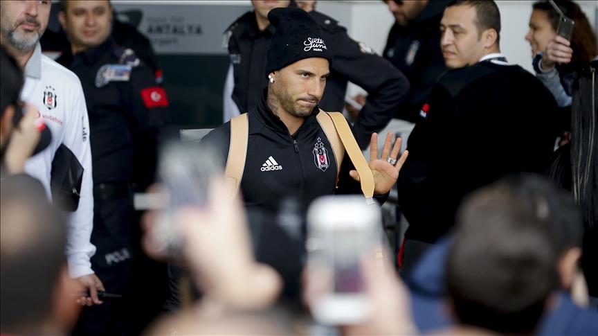 Beşiktaş devre arası hazırlık kampı için Antalya'da