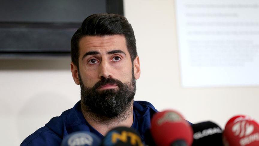 Volkan Demirel özür diledi