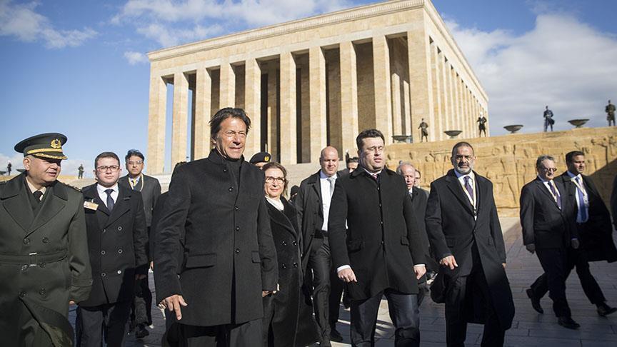 Pakistani PM pays tribute to Turkey's founding leader