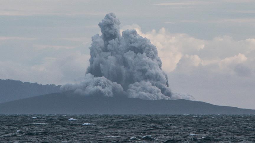Anak Krakatau Yanardağı'nda bir günde 37 patlama oldu