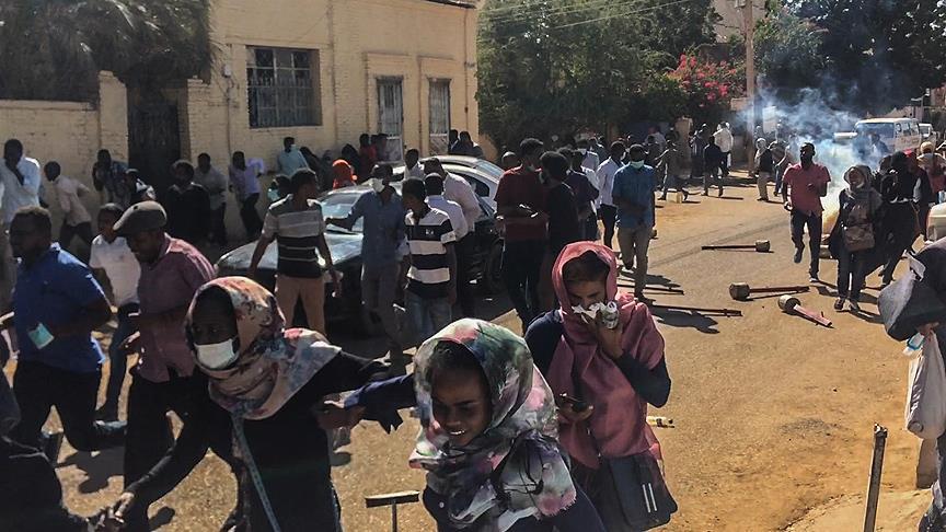 В Судане против демонстрантов применили слезоточивый газ