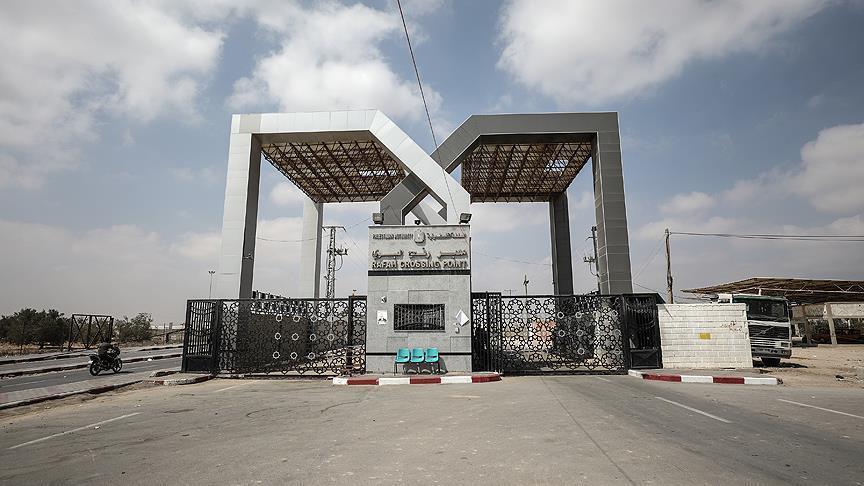 دولت فلسطین کارمندان خود را از گذرگاه‌های مرزی غزه خارج می‌کند