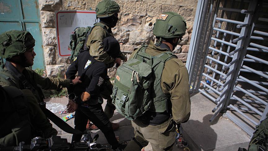 İsrail askerleri 7 Filistinliyi gözaltına aldı