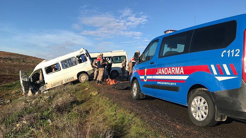 Şanlıurfa'da servis minibüsleri çarpıştı: 3 ölü, 10 yaralı