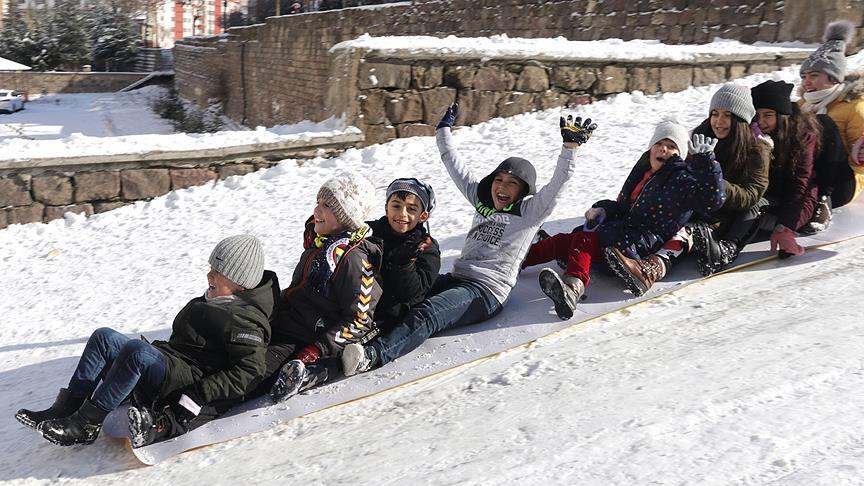 تعطیلی مدارس 28 استان ترکیه به علت بارش برف