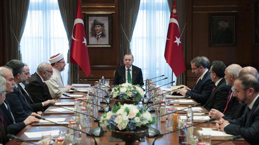 Erdoğan, Diyanet İşleri Başkanı ve YÖK Başkanını kabul etti