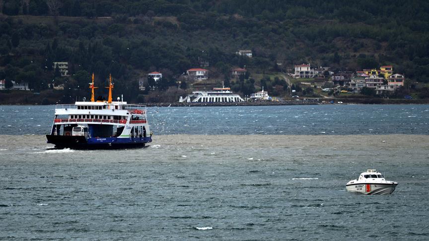 Çanakkale Boğazı'nın rengi değişti