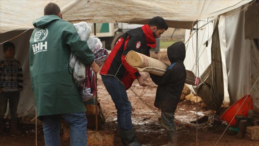 Turkish charity sends aid to Syrian refugee families