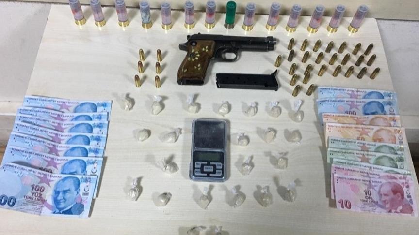 İlçe Emniyet Müdürlükleri uyuşturucu satıcılarına göz açtırmıyor