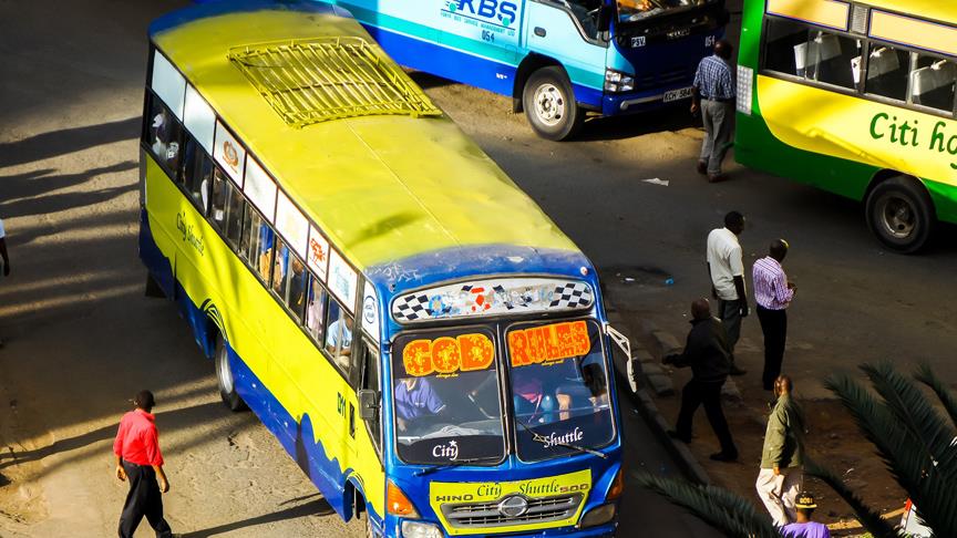 Etiyopya'da yolcu otobüsü devrildi: 17 ölü 