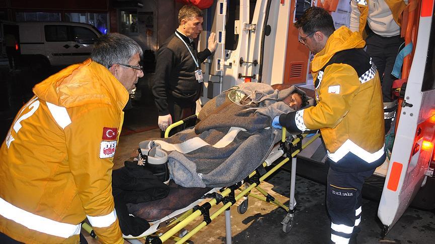 Kuşadası'nda botları su alan 46 düzensiz göçmen kurtarıldı