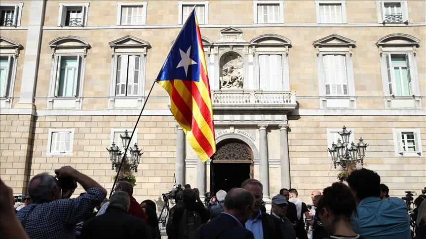 Líderes políticos catalanes encarcelados enfrentarán juicio en Madrid 