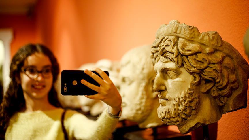 Muzede Selfie Gunu